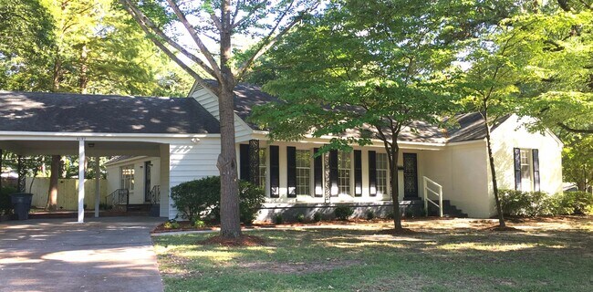 Primary Photo - Dont miss out on this spacious East Memphi...