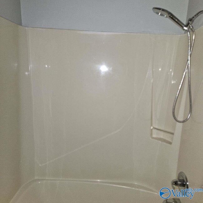 Building Photo - 2006 Reaches Pl SW