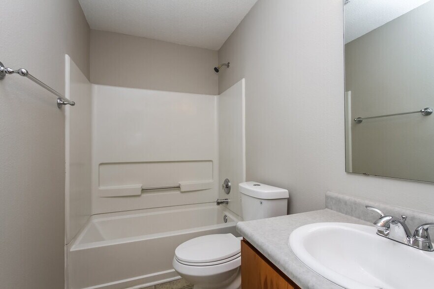 Building Photo - 728 Adagio Dr