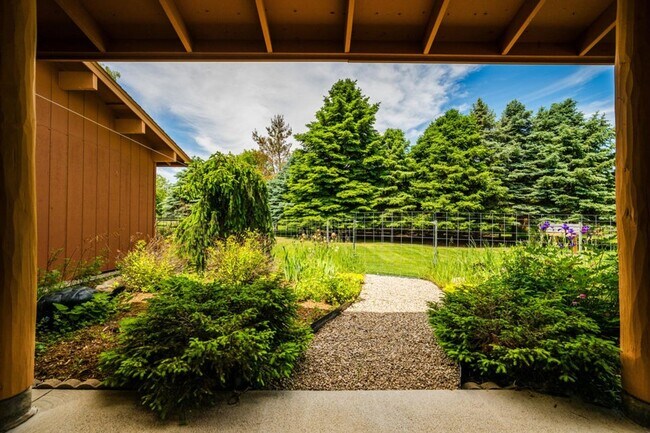 Building Photo - BIG HORN - 3 Bedroom/ 2 Bath HOME FOR RENT