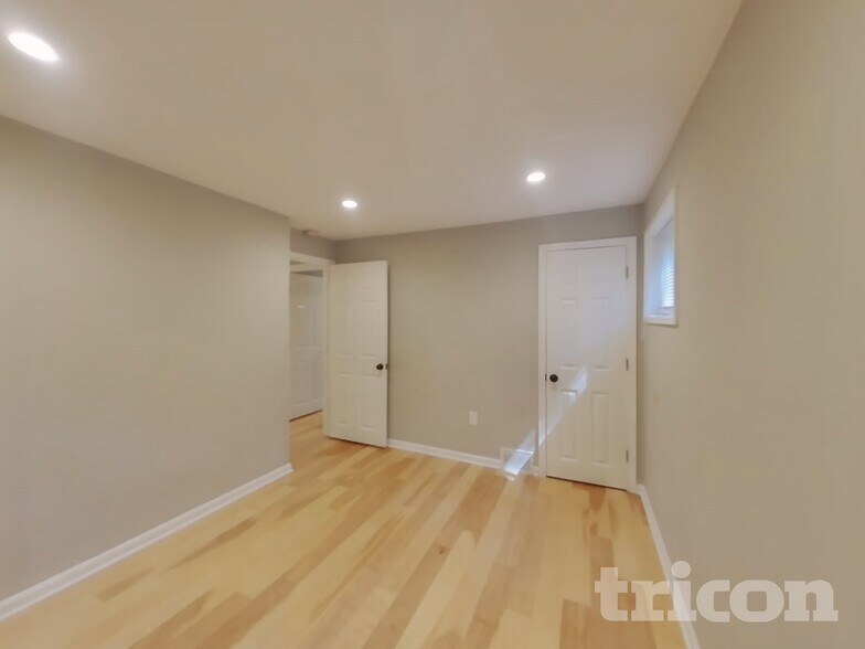 Building Photo - 408 Meadowhurst Ln