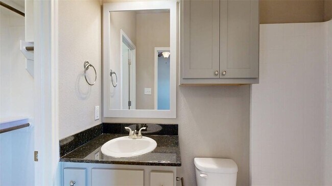 Building Photo - 3519 Summerway Dr