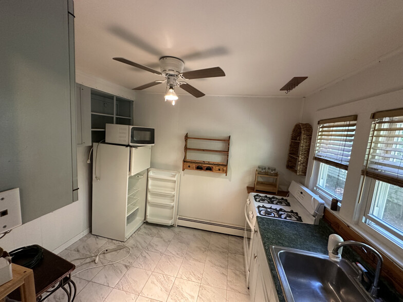 Building Photo - 51 BELLEROSE Rd