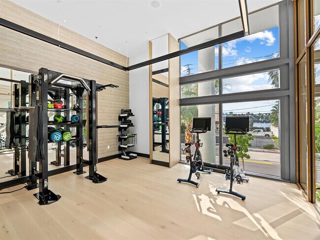 Building Photo - 153 N Seabreeze Blvd