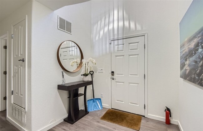 Building Photo - Huge room in a large shared home, private ...