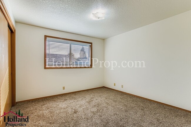 Building Photo - Charming Duplex Just Minutes from Downtown...