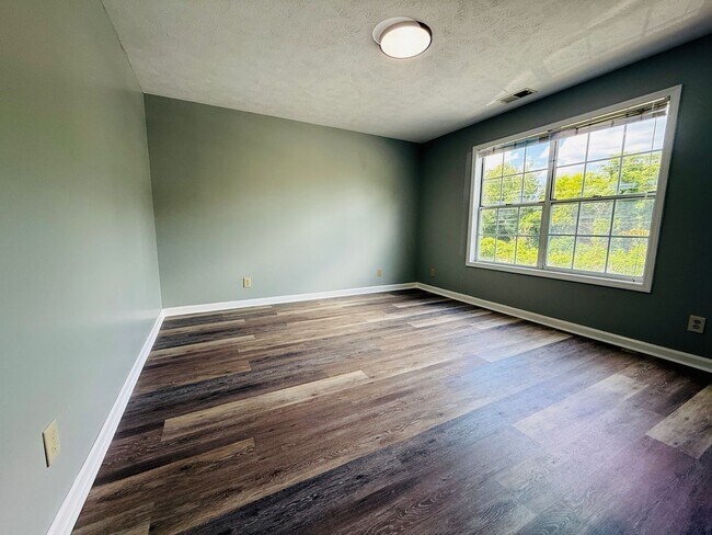Building Photo - 6709 Preston Woods Unit 8~ Newly Renovated...