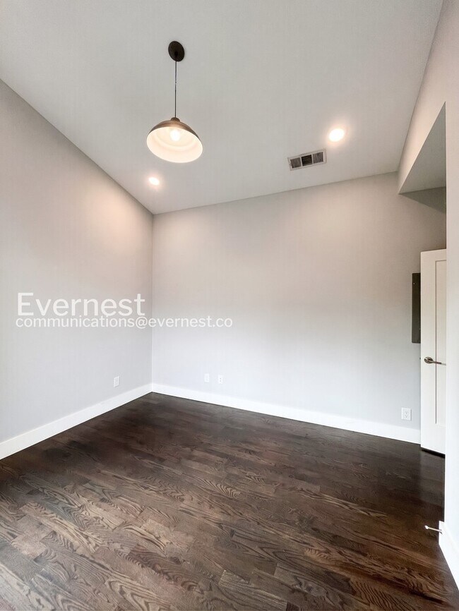 Building Photo - 915 Delmas Ave
