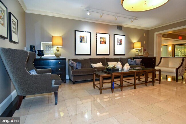 Building Photo - 4601 N Park Ave