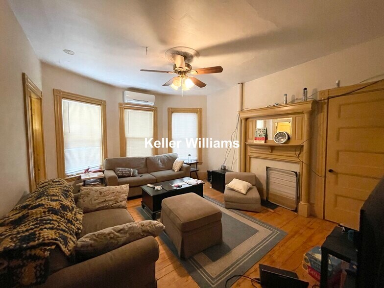 Building Photo - 67 Hillside St