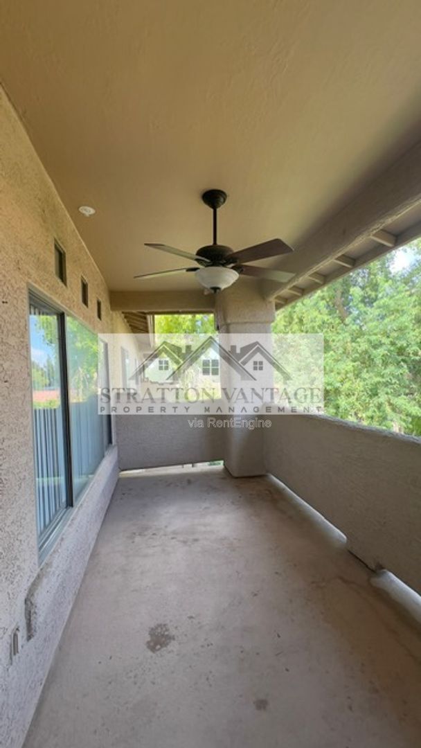 Building Photo - 1351 N Pleasant Dr