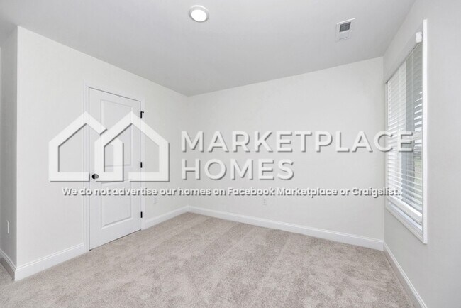 Building Photo - 133 Bella May Ln