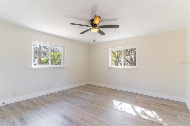 Building Photo - 16880 SE 63rd Ln