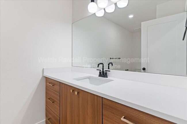 Building Photo - 56 E 1225 S