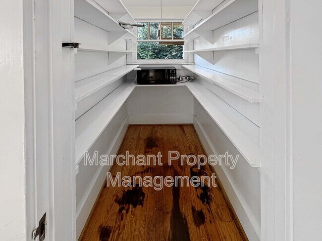 Building Photo - 6 Tomassee Ave