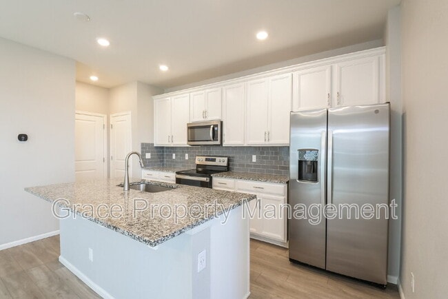 Building Photo - 389 Rodden Dr