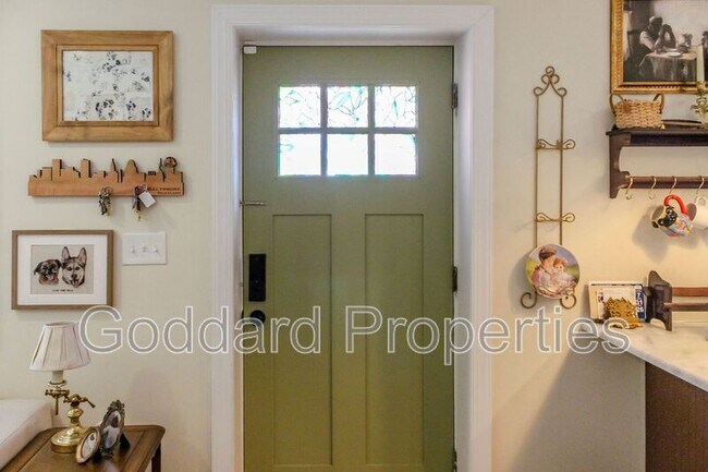 Building Photo - 907 Stiles St