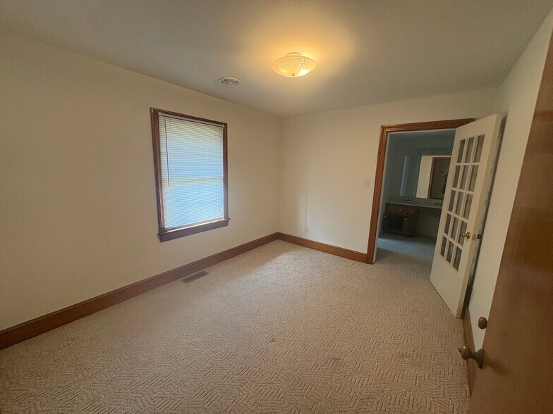 BR1 - 2904 Norfolk St