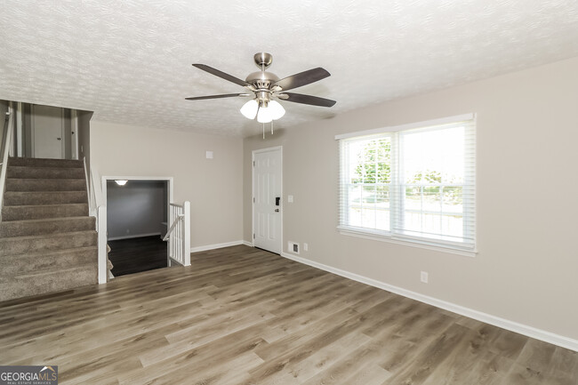 Building Photo - 1401 Timbercrest Dr