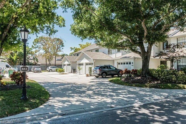 Building Photo - 833 Meadowland Dr