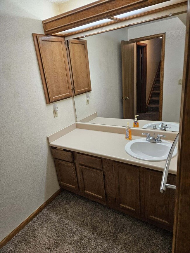 Building Photo - 250 Cypress Ln