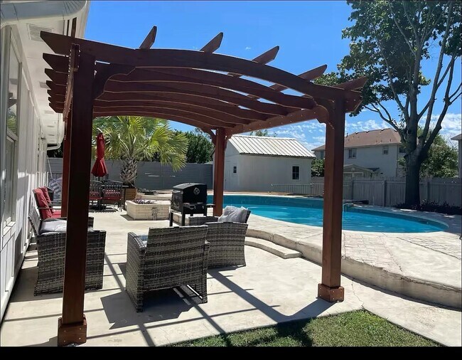 Building Photo - 1305 Marigold Way