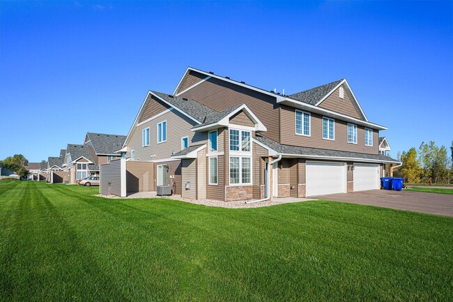 Building Photo - New 3 Bedroom Townhome