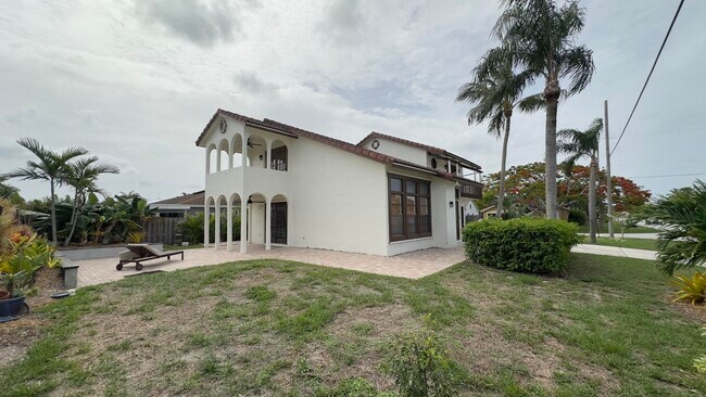 Building Photo - 15233 Marrian Ave