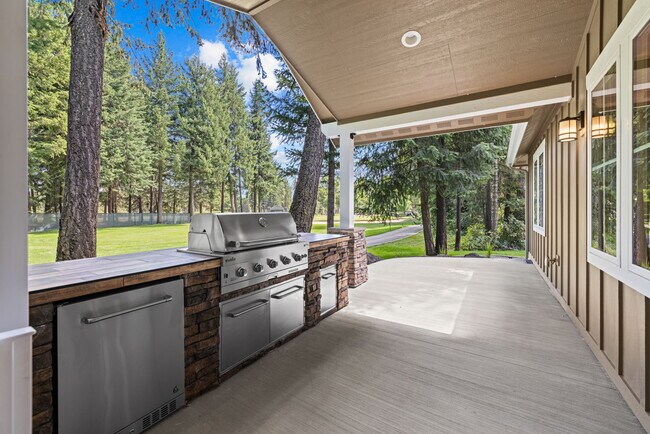 Building Photo - 21702 N Medalist Ct