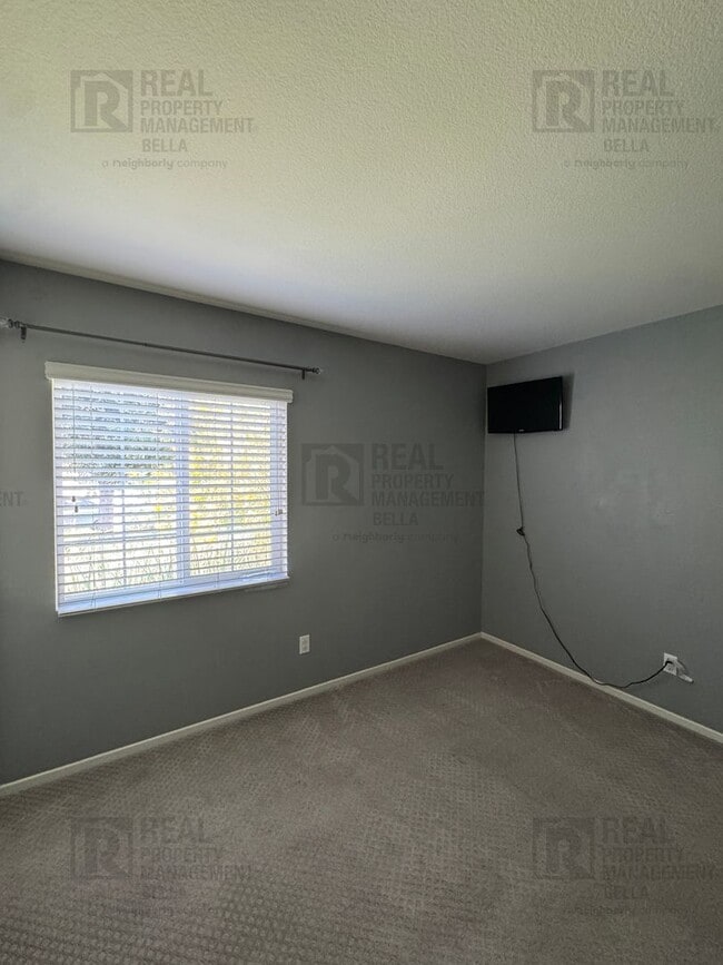 Building Photo - Spacious 5-Bedroom Single-Story Home on a Quiet Cul-de-Sac!