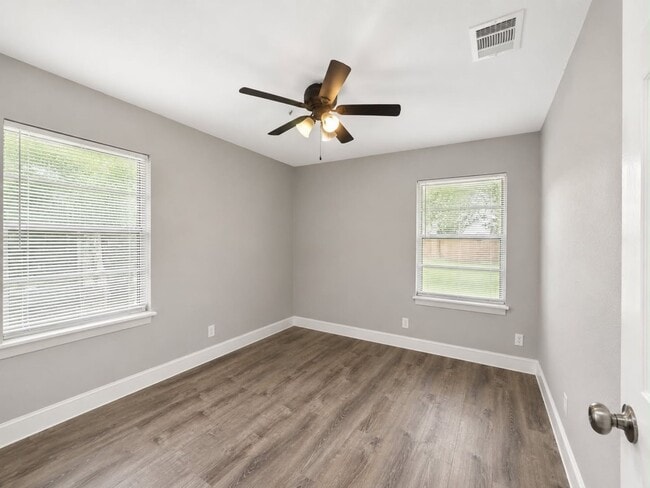 Building Photo - 10739 Dulcimer St