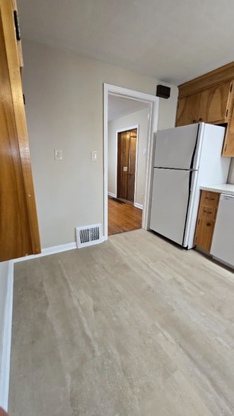 Building Photo - 1013 Bon Air Dr