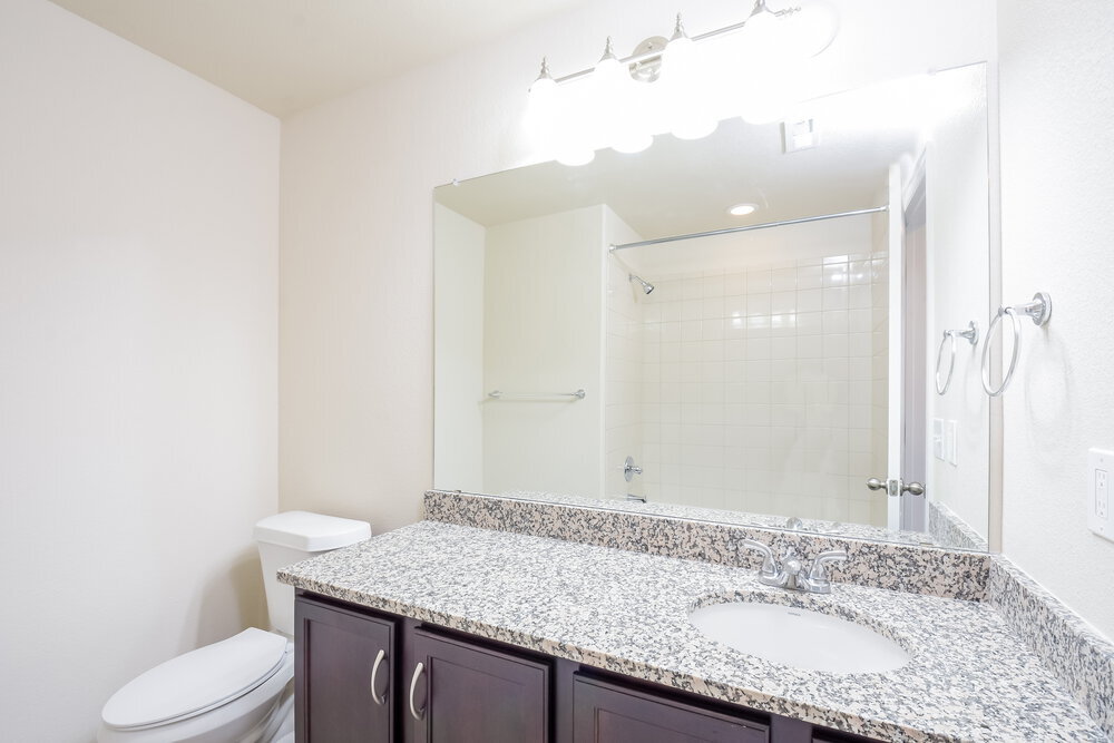 Building Photo - 1918 Cade Ave