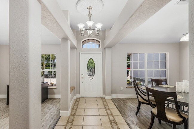 Building Photo - 2211 Surfside Blvd
