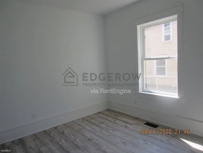 Building Photo - 1063 Quarry Ave NW
