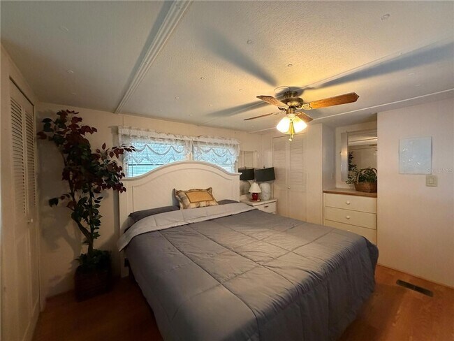 Building Photo - 4108 10th St Ct E