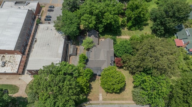 Building Photo - 233 N Grand Ave