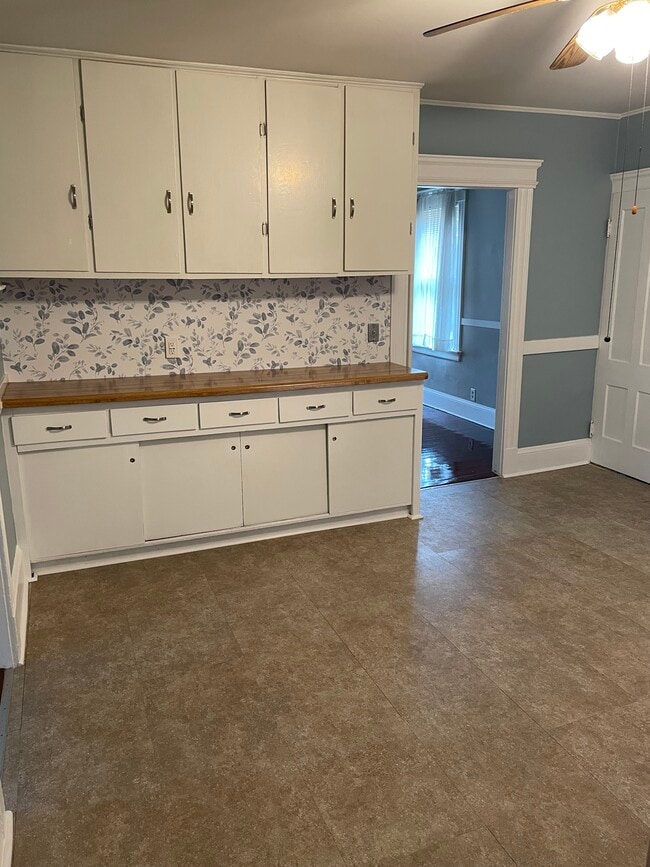 Building Photo - 381 Ward St