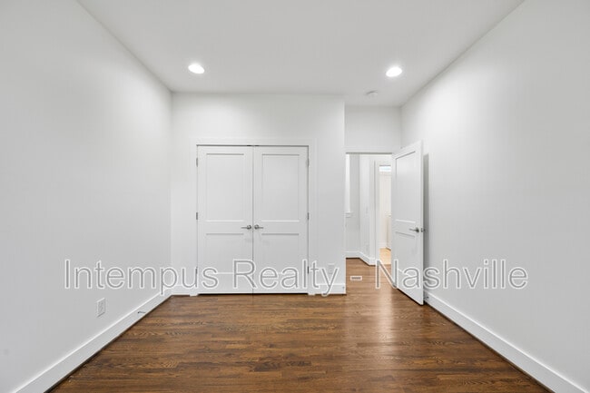 Building Photo - 962 9th Ave S
