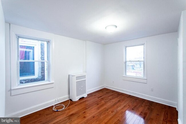 Building Photo - 2306 E Cambria St