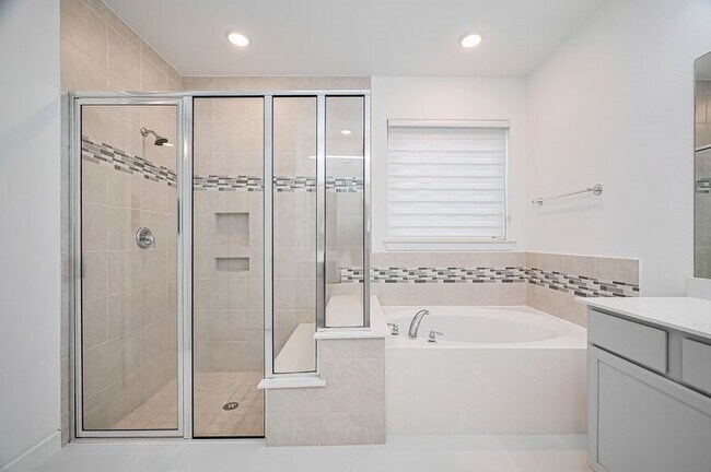 Building Photo - 18311 Licola Mdw Ln