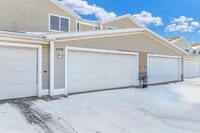 Building Photo - Spacious 3-Bed, 3.5-Bath Townhome with Att...
