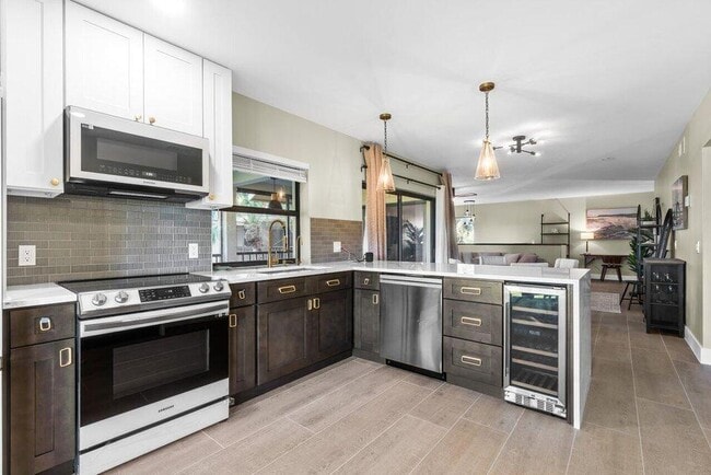 Building Photo - 17138 Waterbend Dr