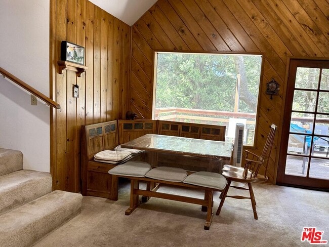 Building Photo - 701 Pinnacle Dr