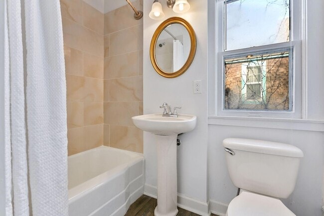 Building Photo - 2617 2nd Ave S