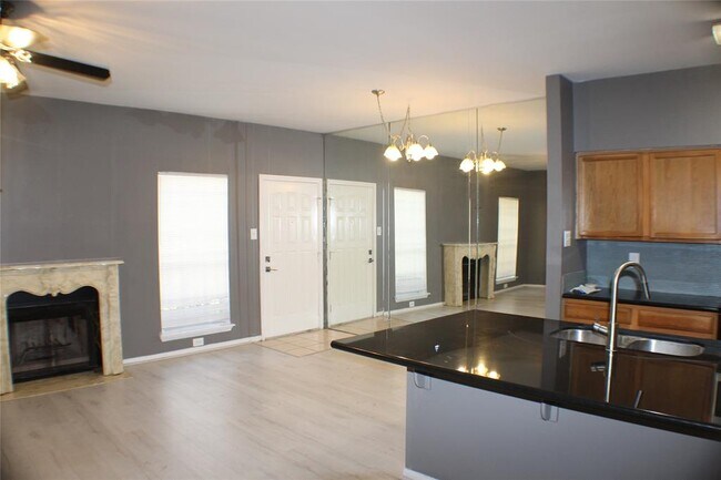 Building Photo - 7342 Regency Square Ct
