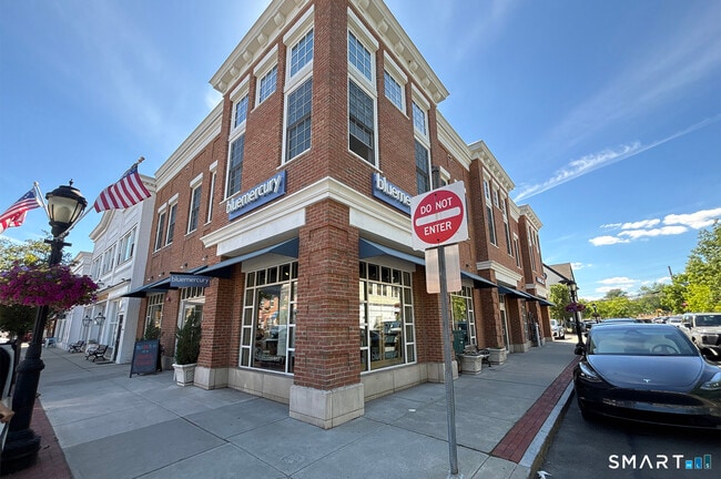 Building Photo - 1015 Boston Post Rd
