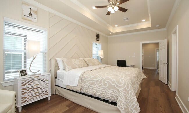 Building Photo - 3537 Mt Pleasant St