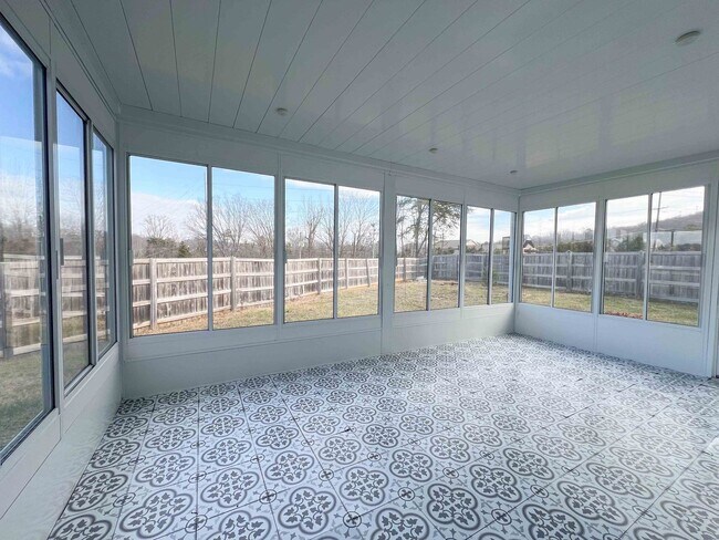 Building Photo - Modern 3BR Home in West Knoxville | Built 2017 | Fenced Yard | 2-Car Garage | Karns Schools