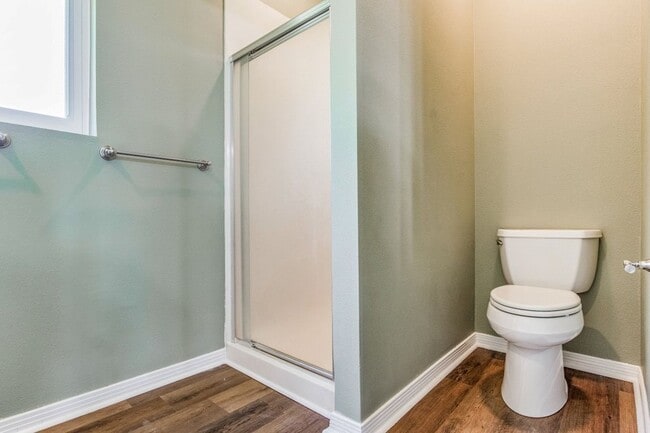 Building Photo - Great Home in the Tiger Point community of Champions Green!